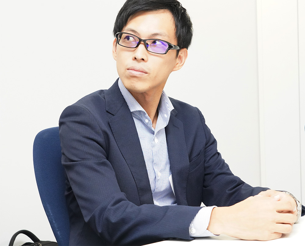右から「中山様」「徳倉様」「エルテックス 山田」 写真